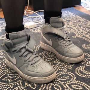 NIKE AF1 MIDS